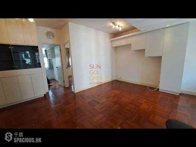 Mid Levels Central - Kings Court 01