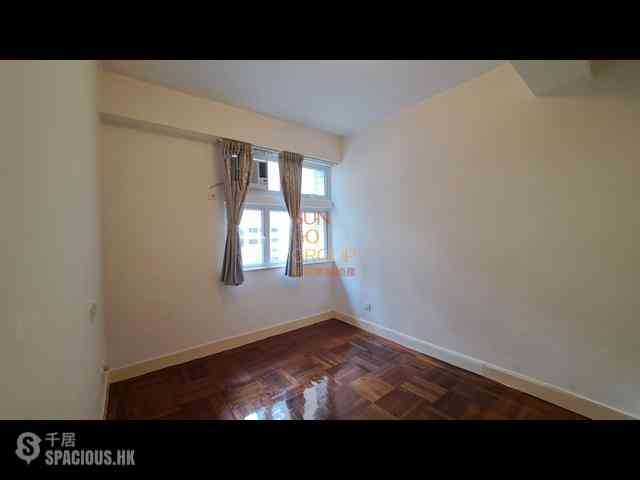 Mid Levels Central - Kings Court 05