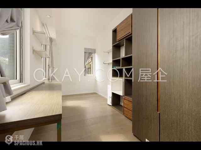 The Peak - Vivian Court 18