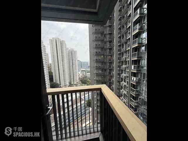 Wong Chuk Hang - The Southside Phase 2 La Marina Tower 2A 12