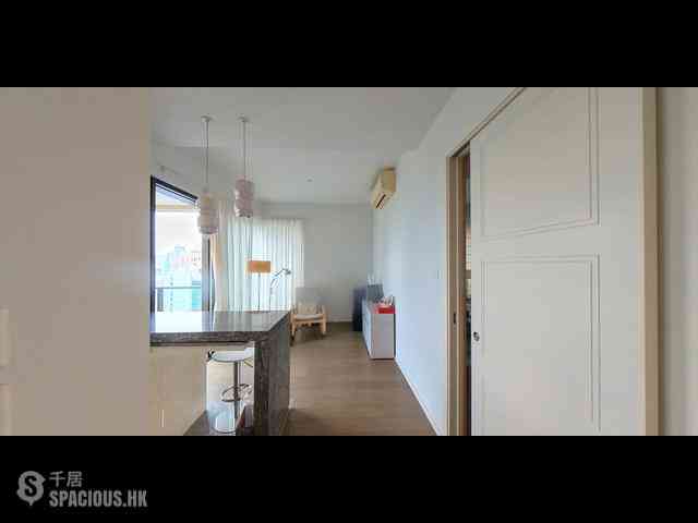 Soho - The Pierre 12