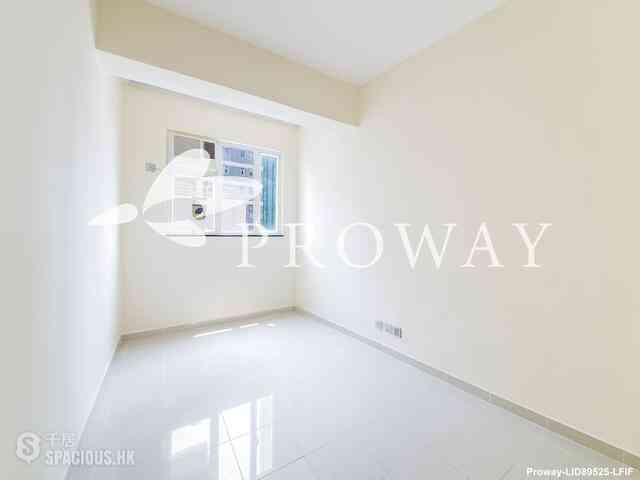 Mid Levels West - Bonanza Court 06