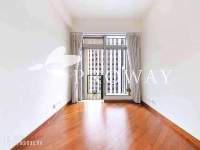 Wan Chai - The Avenue 01