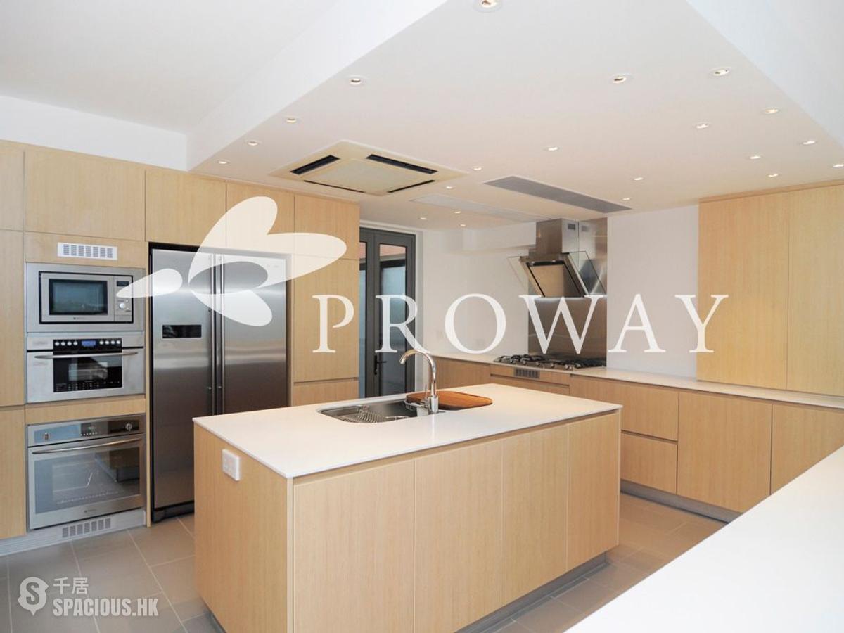 Chung Hom Kok - Pinewaver Villas 01
