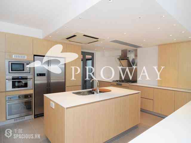 Chung Hom Kok - Pinewaver Villas 01
