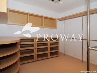 Chung Hom Kok - Pinewaver Villas 06