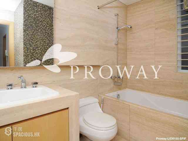 Chung Hom Kok - Pinewaver Villas 09