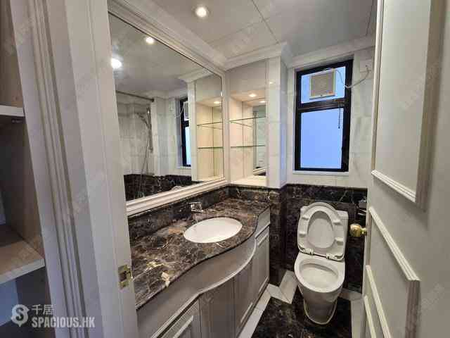 Mid Levels Central - 62B, Robinson Road 04