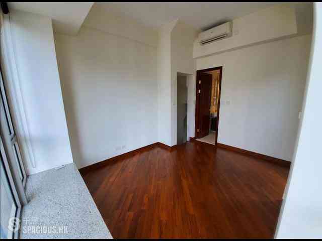 Wan Chai - The Avenue Phase 2 Block 2 02