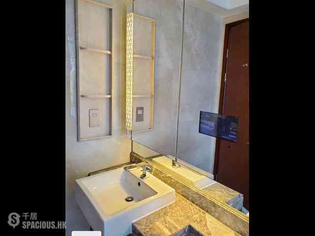 Wan Chai - The Avenue Phase 2 Block 2 03