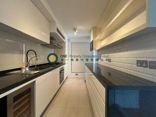 Pok Fu Lam - Aqua 33 06