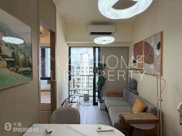 Sai Ying Pun - The Queens 01