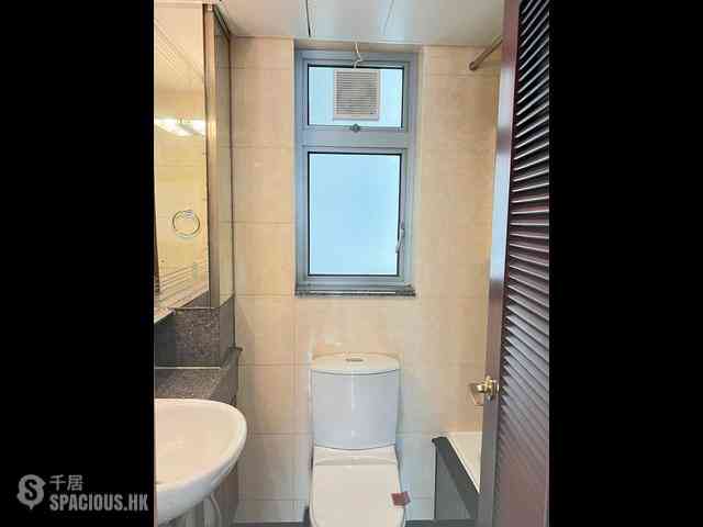 Kennedy Town - The Merton Tower 2 03