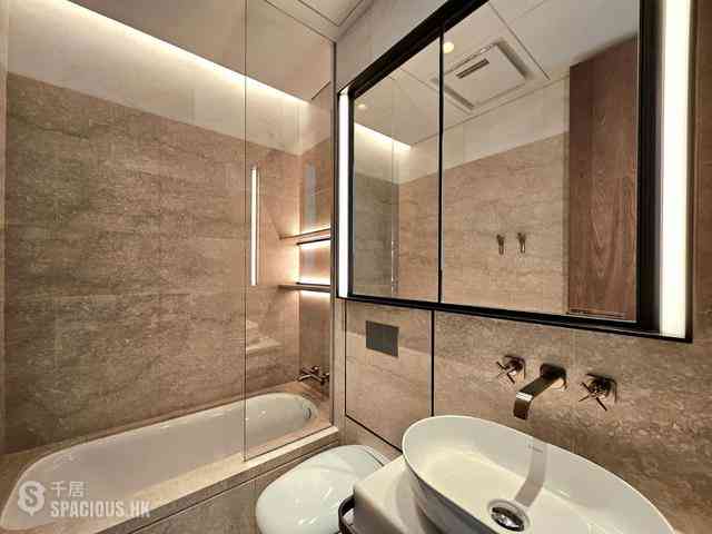 Mid Levels West - The Legacy Phase 1 Tower 2 07