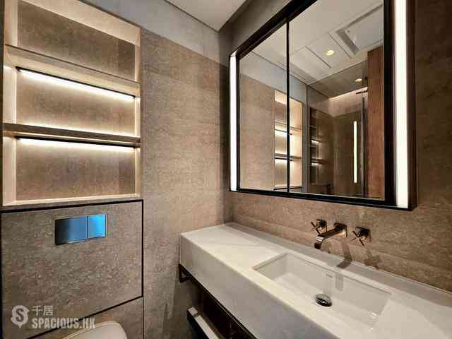 Mid Levels West - The Legacy Phase 1 Tower 2 11