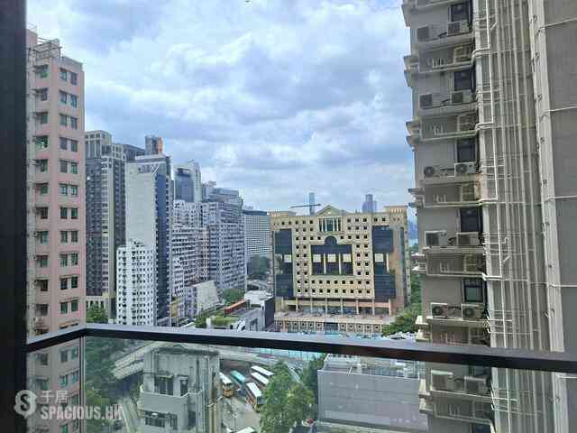 Tai Hang - The Warren 01