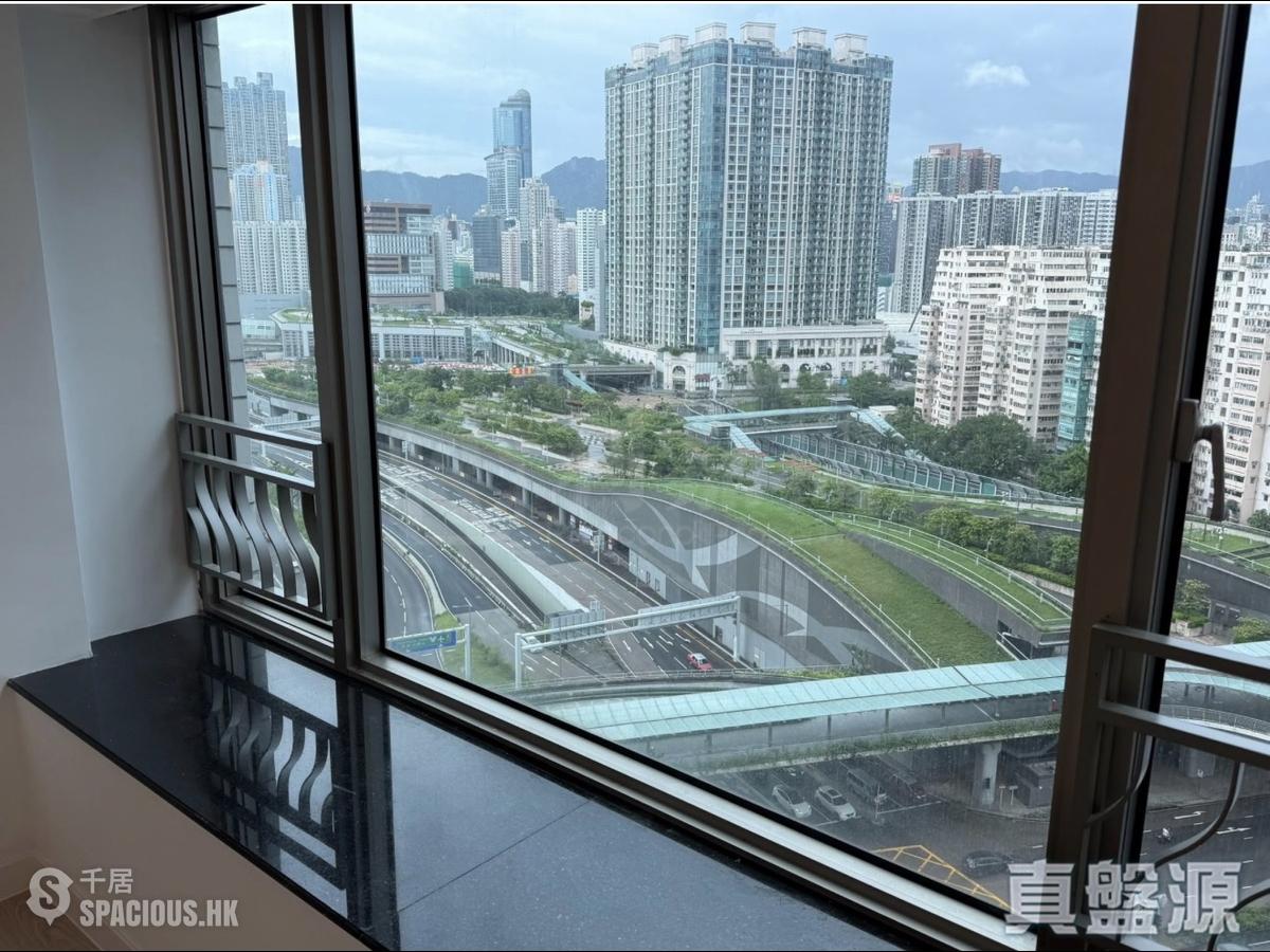 West Kowloon - Sorrento Phase 1 Block 6 01