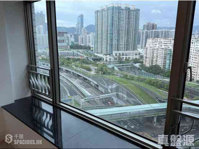 West Kowloon - Sorrento Phase 1 Block 6 01