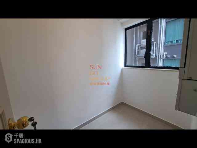 Mid Levels Central - 62B, Robinson Road 16