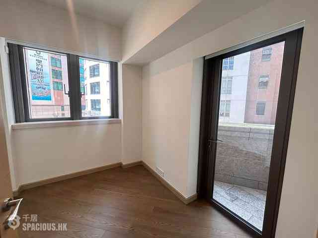 Mid Levels Central - 3, MacDonnell Road 09