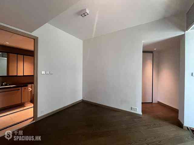 Mid Levels Central - 3, MacDonnell Road 03