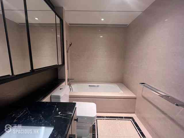 Mid Levels Central - 3, MacDonnell Road 05