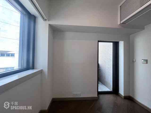 Mid Levels Central - 3, MacDonnell Road 06