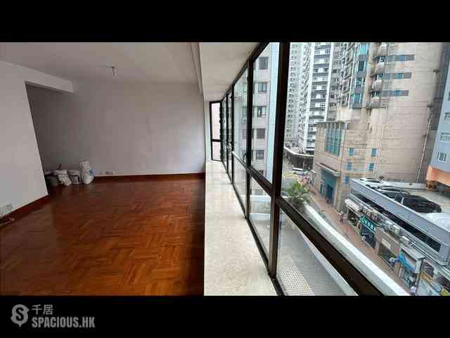 Tai Kok Tsui - Harbour Green Tower 1 06