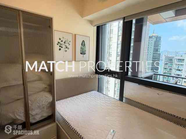 Sai Ying Pun - The Queens 05