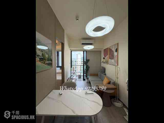 Sai Ying Pun - The Queens 01