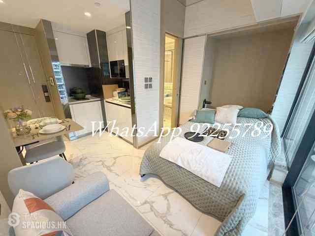 Sai Ying Pun - The Queens 03