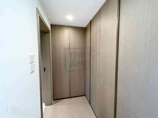 Mid Levels East - Bamboo Grove 05