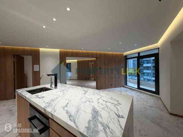 Soho - Albron Court 02