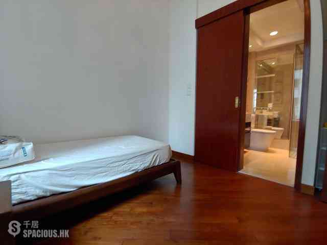 Wan Chai - The Avenue Phase 2 Block 1 04