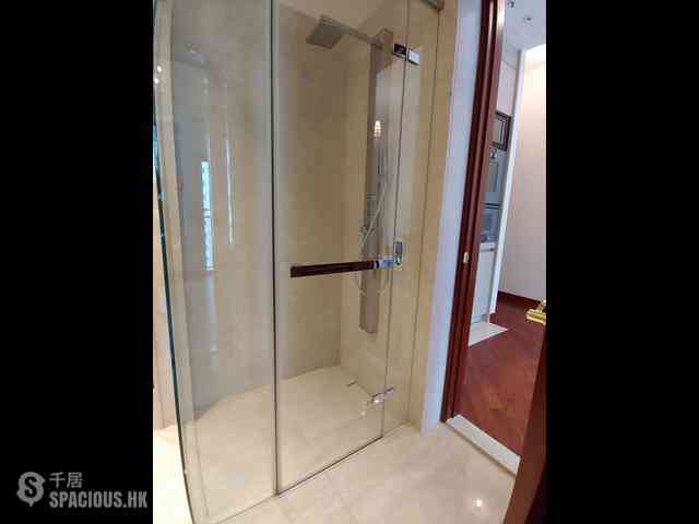 Wan Chai - The Avenue Phase 2 Block 1 05