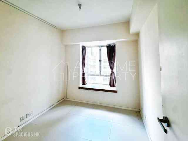 Sai Ying Pun - Ying Wa Court 04