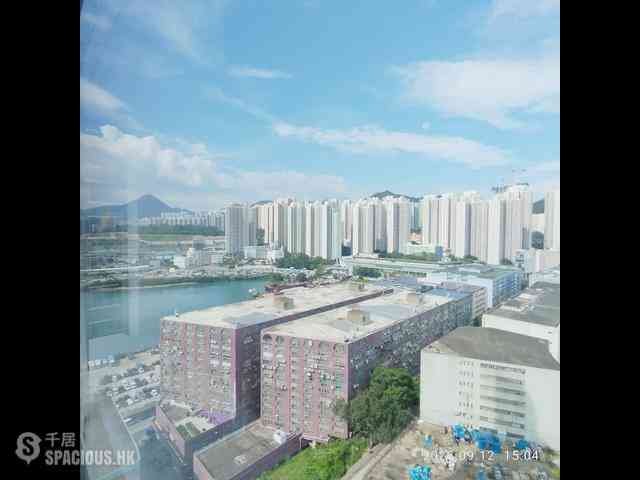 Yau Tong - Peninsula East 21