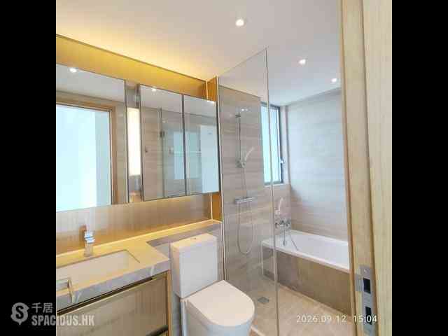Yau Tong - Peninsula East 23