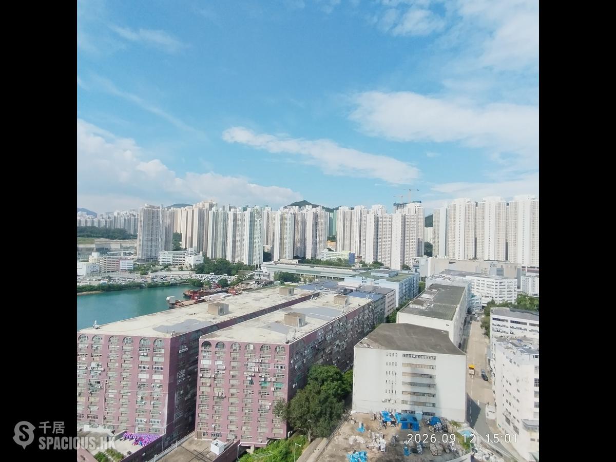 油塘 - Peninsula East 01