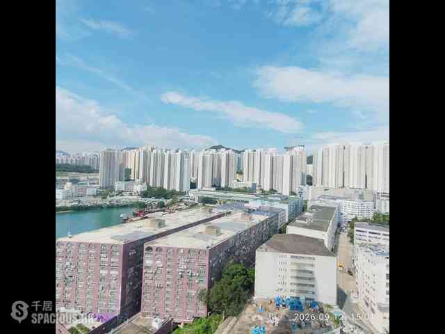 Yau Tong - Peninsula East 01