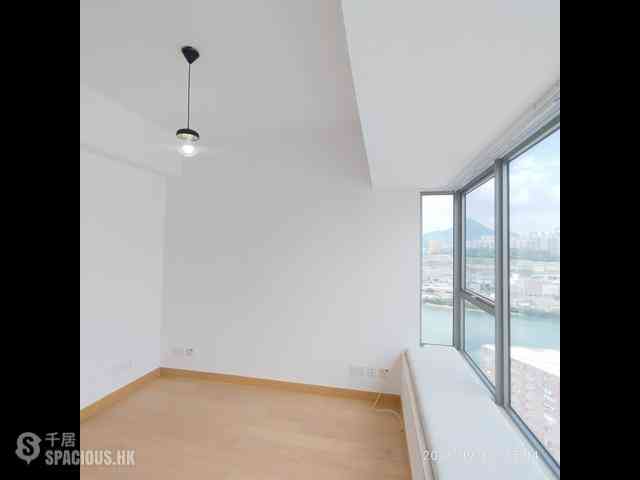 Yau Tong - Peninsula East 25