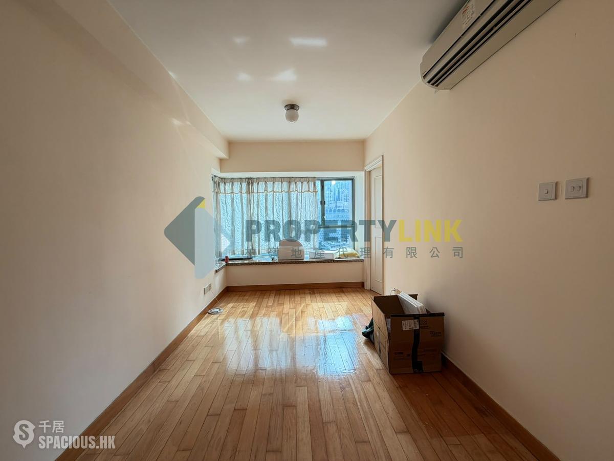 Sheung Wan - Queen's Terrace 01