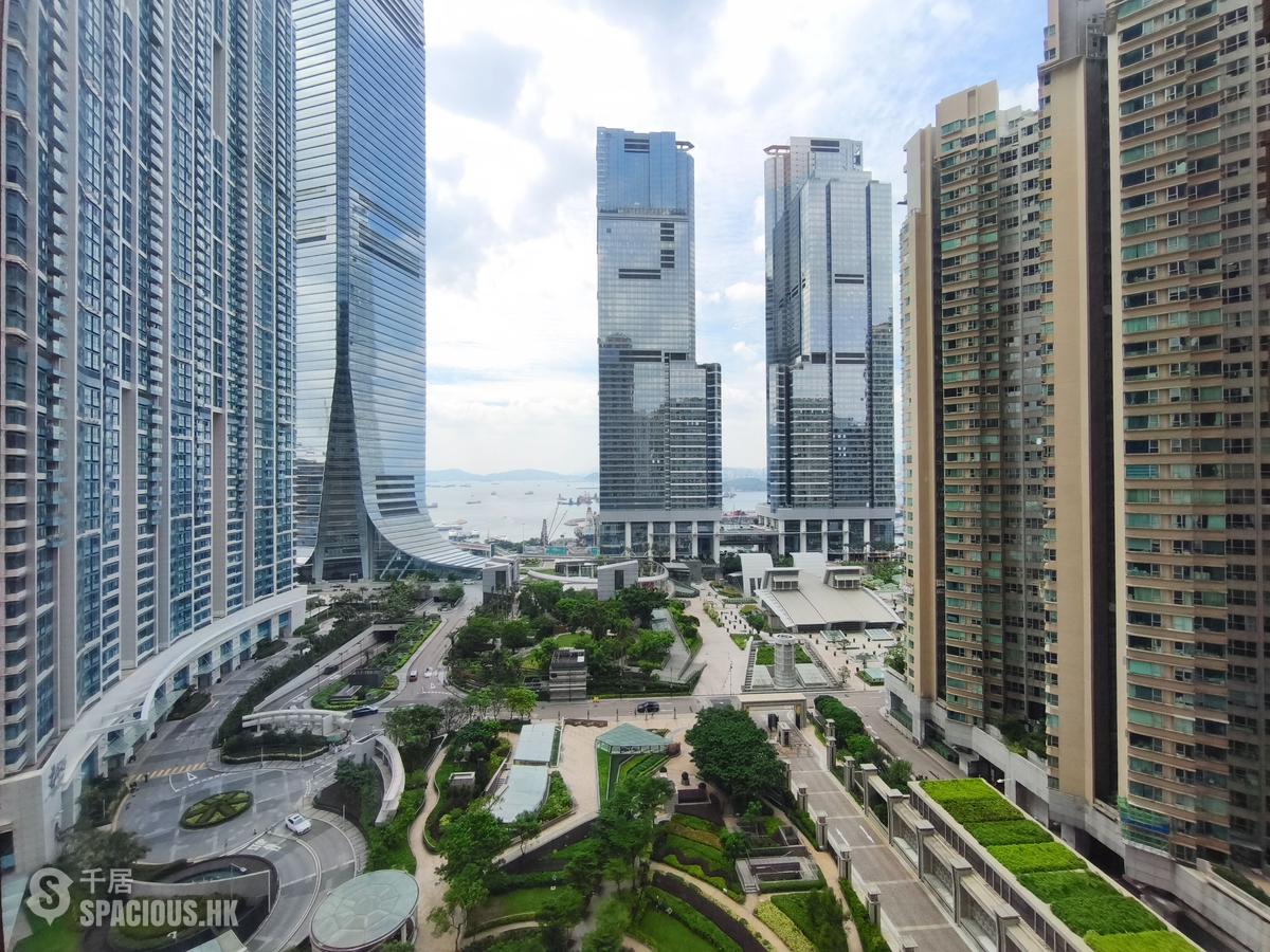 West Kowloon - The Arch 01