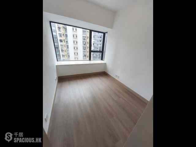 Mid Levels Central - 62B, Robinson Road 04