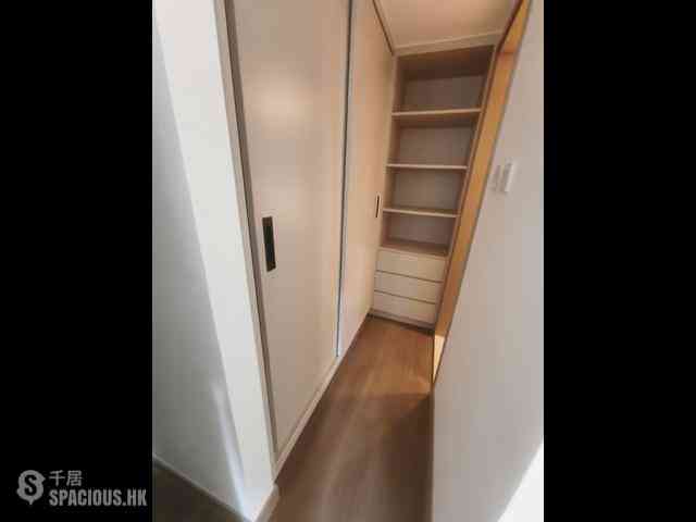 Mid Levels Central - 62B, Robinson Road 06