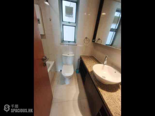 Mid Levels Central - 62B, Robinson Road 07