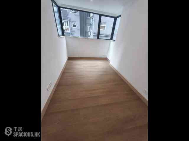 Mid Levels Central - 62B, Robinson Road 08