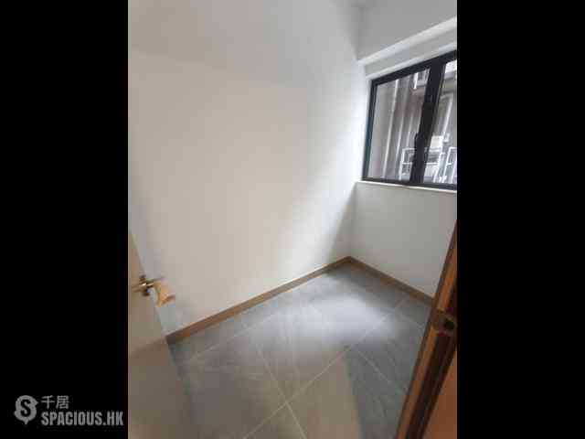 Mid Levels Central - 62B, Robinson Road 13