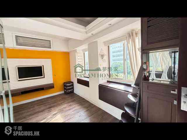 Shek Tong Tsui - Charmview Court 02