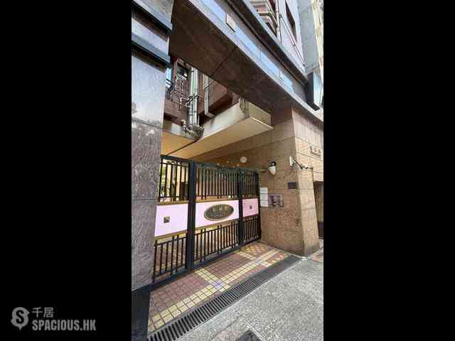 Shek Tong Tsui - Charmview Court 10